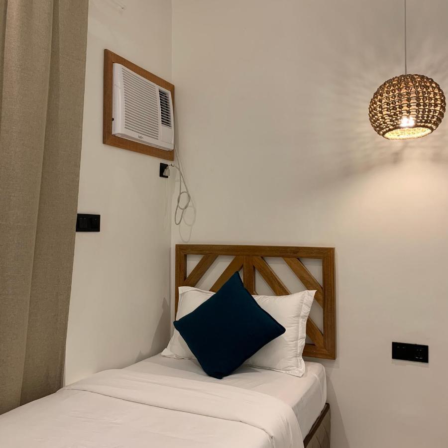 Bahandi Hotel Хенерал Луна Екстериор снимка