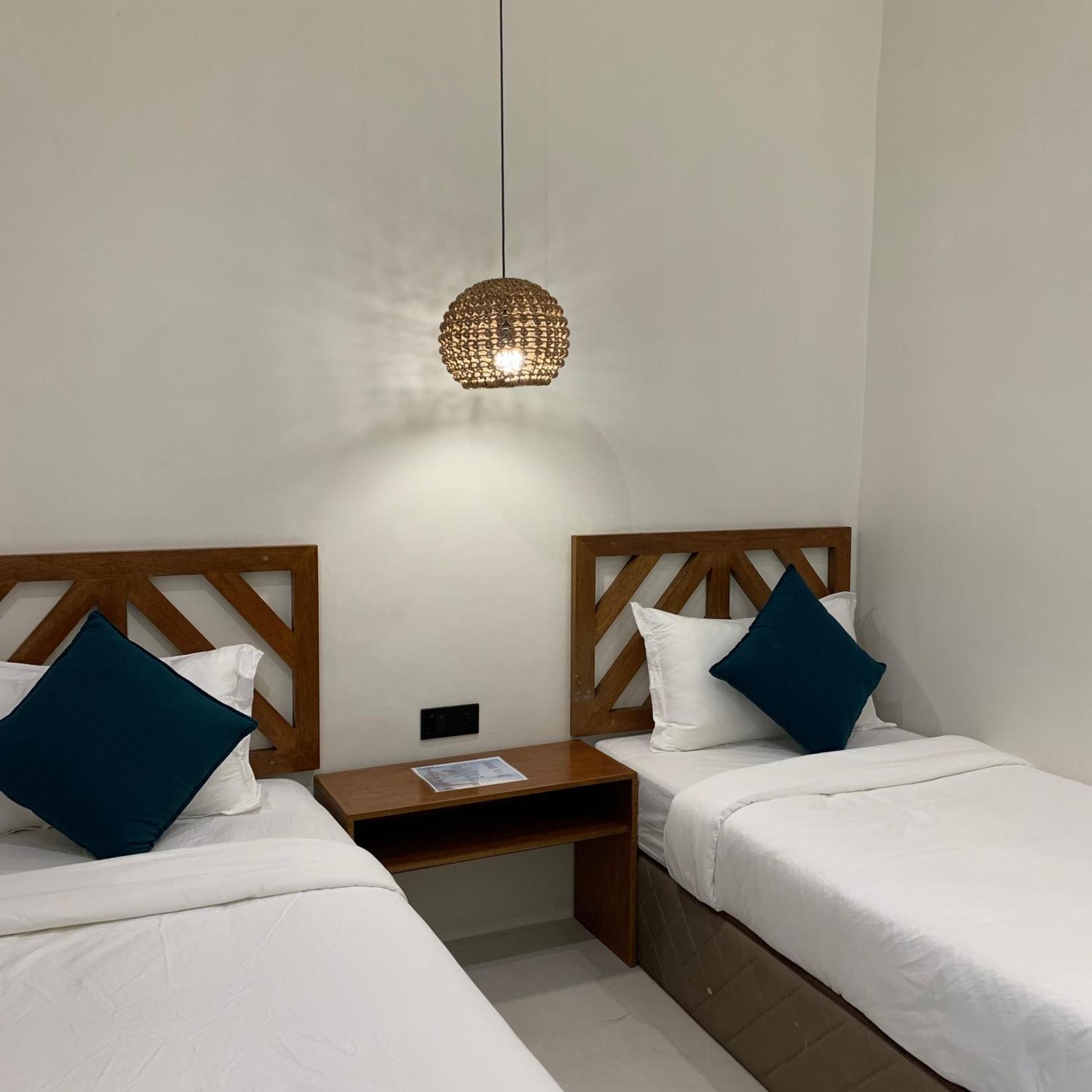 Bahandi Hotel Хенерал Луна Екстериор снимка